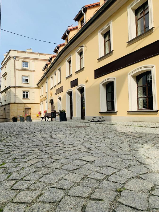 Apartament W Samym Sercu Miasta Z Darmowym Parkingiem Pod Zlotym Lwem -Hotel VI Klodzko Luaran gambar